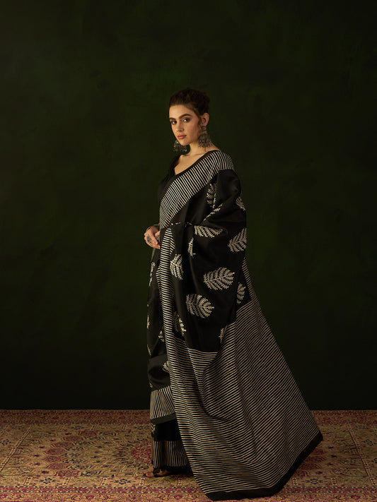 Shamiana Womaniya Saree